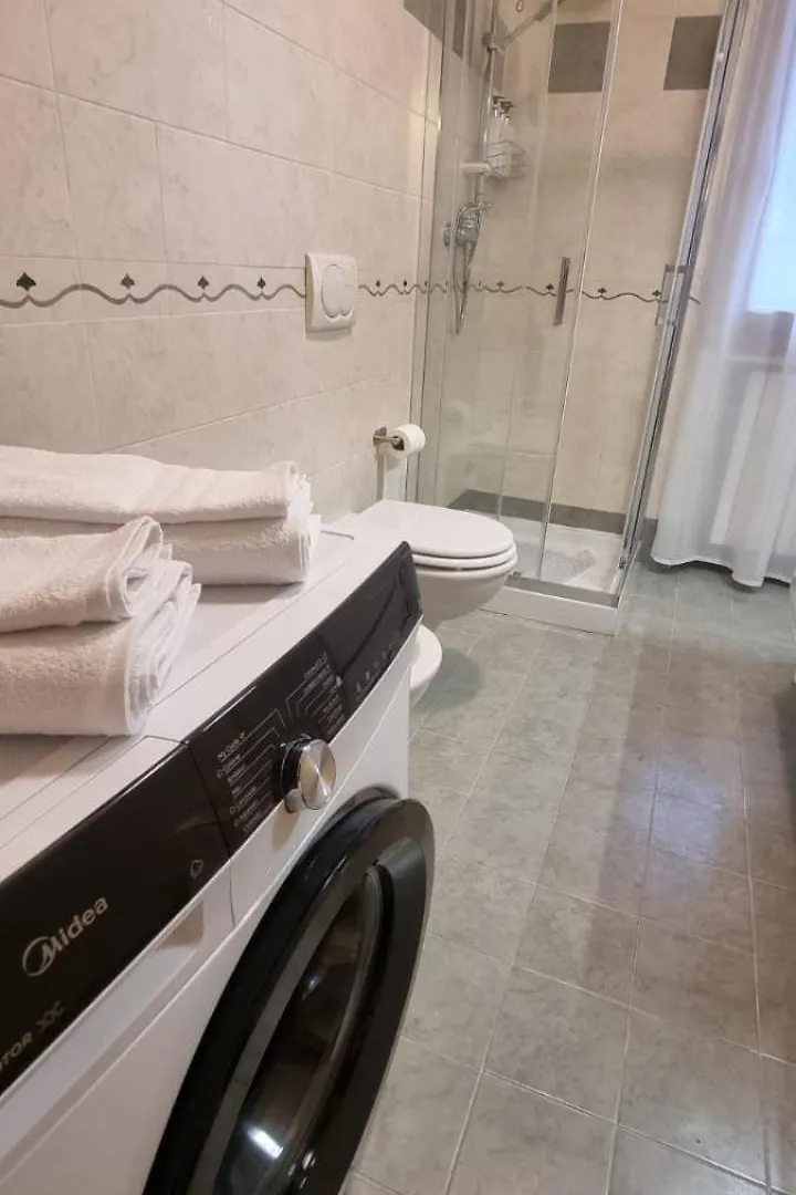 Hoya Apartment Сирмионе