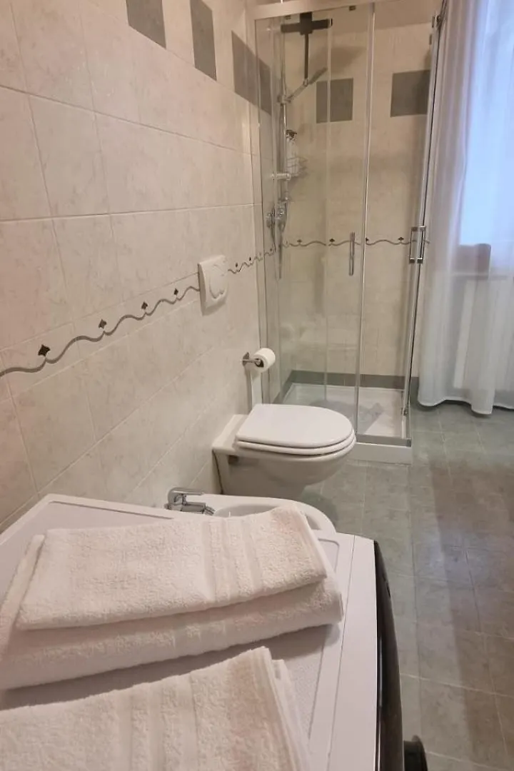 Hoya Apartment Сирмионе