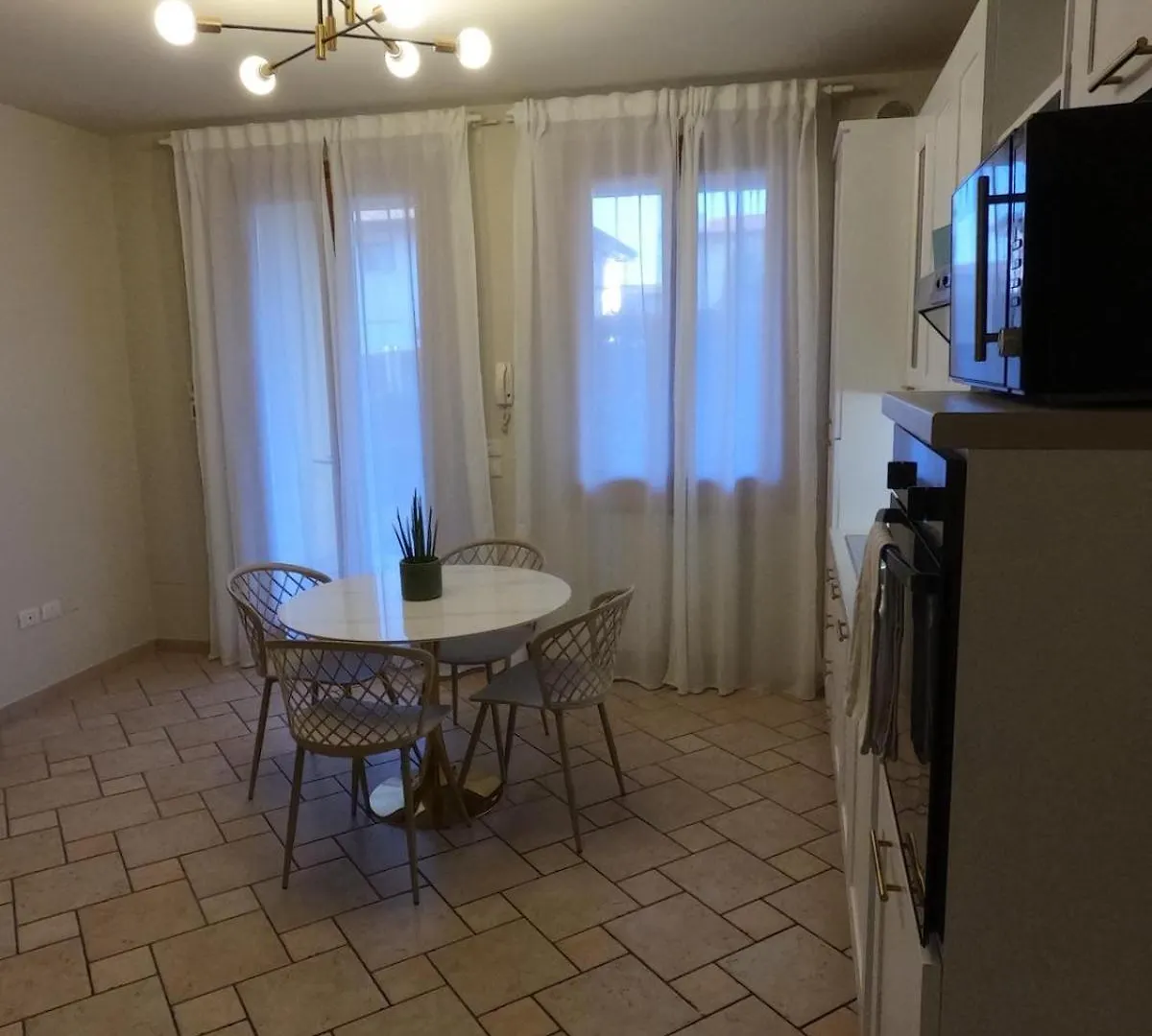 Hoya Apartment Сирмионе 0*,  Италия